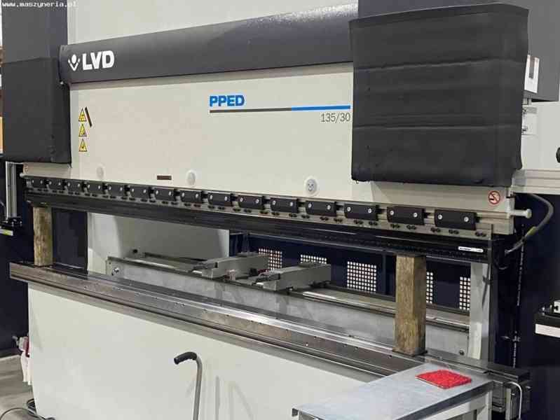 CNC hydraulický ohraňovací lis LVD PPED 135/30 - foto 2
