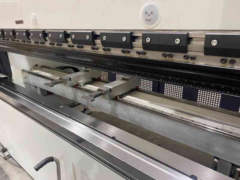 CNC hydraulický ohraňovací lis LVD PPED 135/30 - foto 3