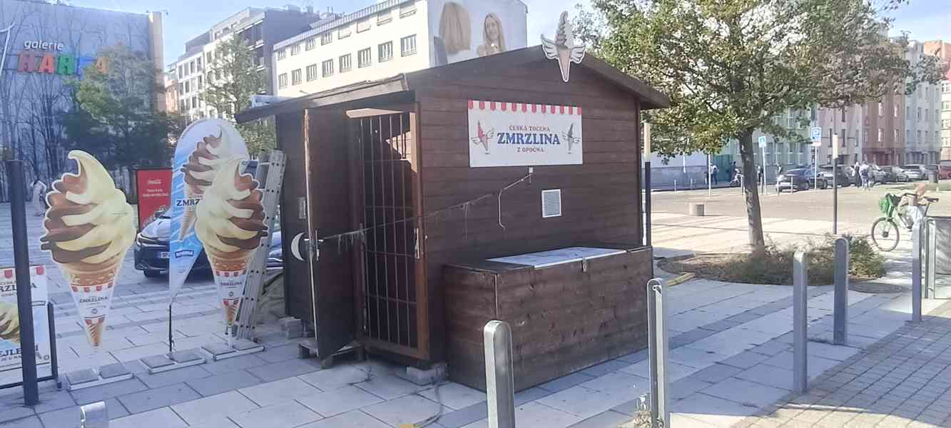 Prodej stánku na točenou zmrzlinu a doplňkový prodej  - foto 5
