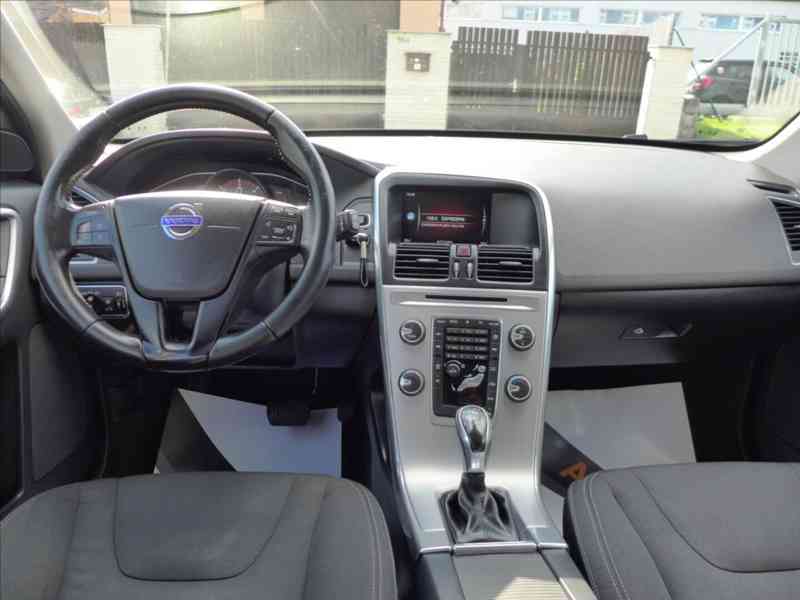 Volvo XC60 2,0 D3 NAVI, 1.MAJITEL - foto 7
