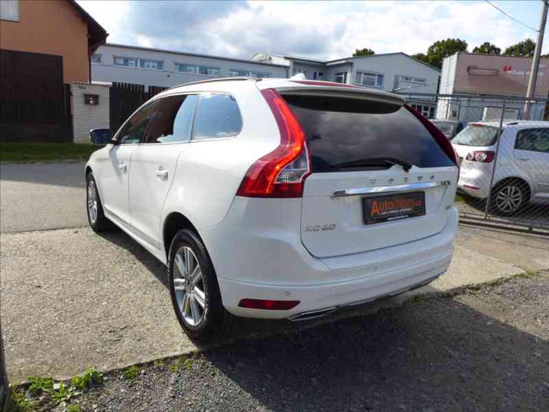 Volvo XC60 2,0 D3 NAVI, 1.MAJITEL - foto 4