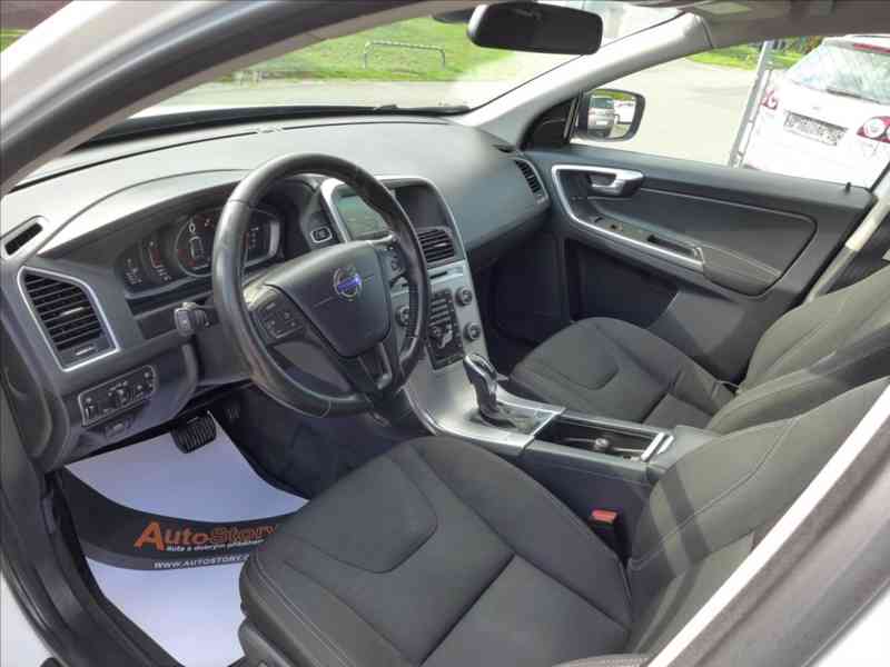 Volvo XC60 2,0 D3 NAVI, 1.MAJITEL - foto 5