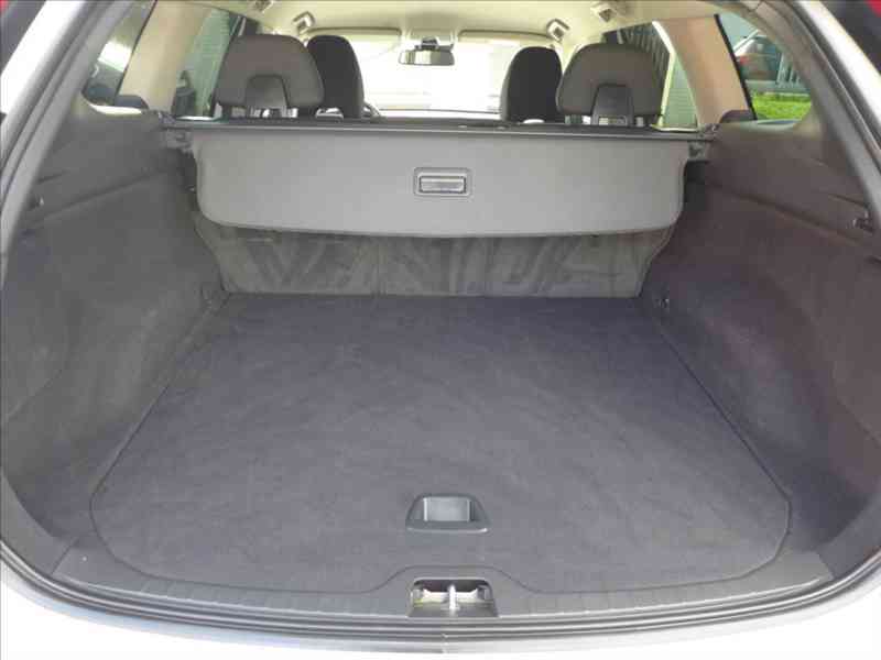Volvo XC60 2,0 D3 NAVI, 1.MAJITEL - foto 8