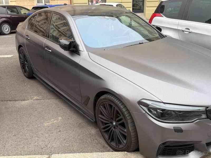 BMW Řada 5 3,0   540i Xdrive - foto 8