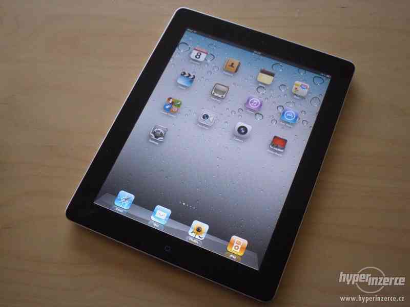 iPad 2 64GB Wifi,3G+2 kryty (kožený, silikonový) a 1 pouzdro - foto 1