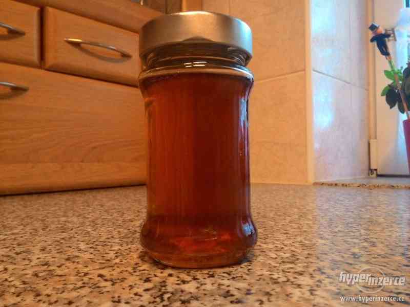 bylinný med ze smrkových výhonků - foto 3