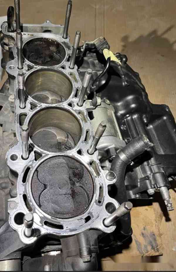 Honda CBR 1000RR - foto 6