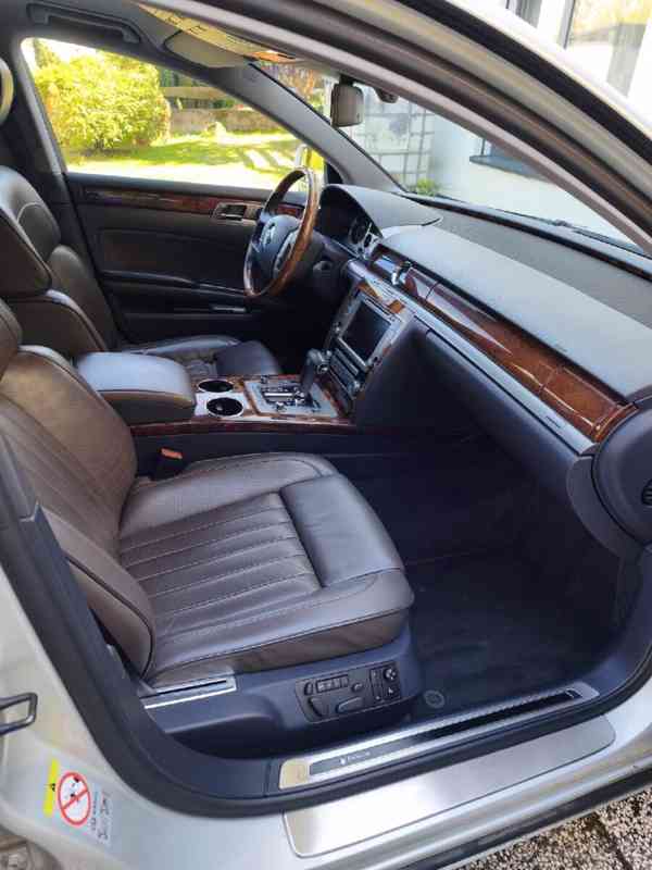 Volkswagen Phaeton 4,2   V8 - foto 5