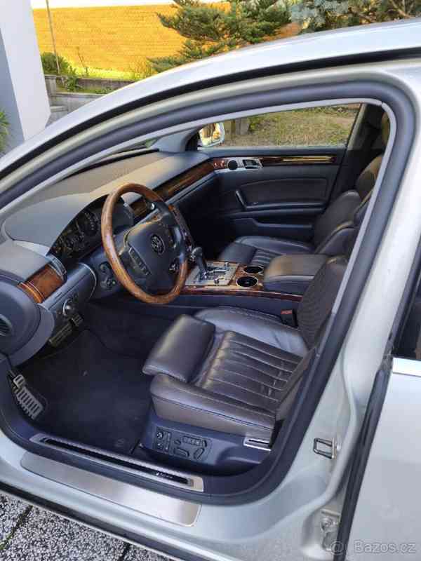 Volkswagen Phaeton 4,2   V8 - foto 7