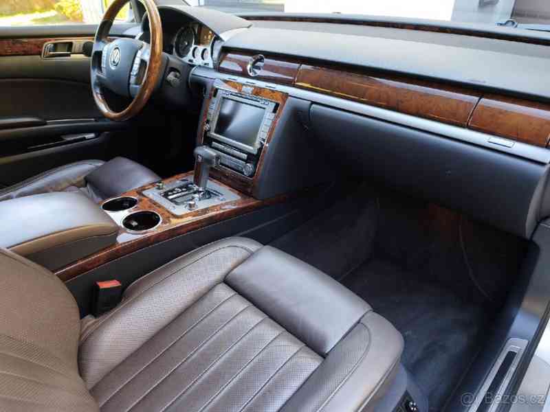 Volkswagen Phaeton 4,2   V8 - foto 6