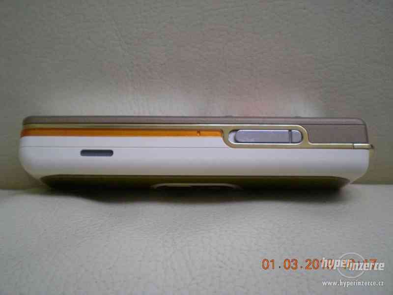 Nokia 7380 L'Amour  z r.2006 - plně funkční telefony - foto 5