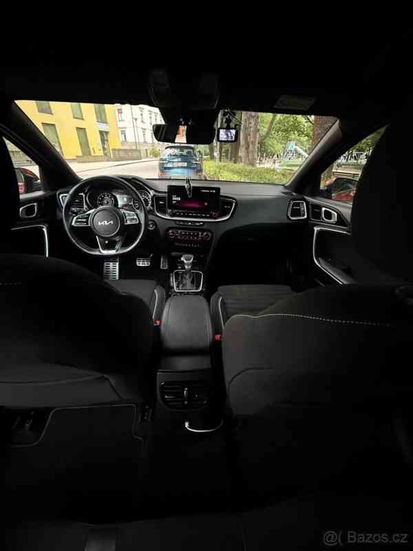 Kia Ceed 1,5   T-GDi 118 kW | 7DCT | 2024 - foto 12