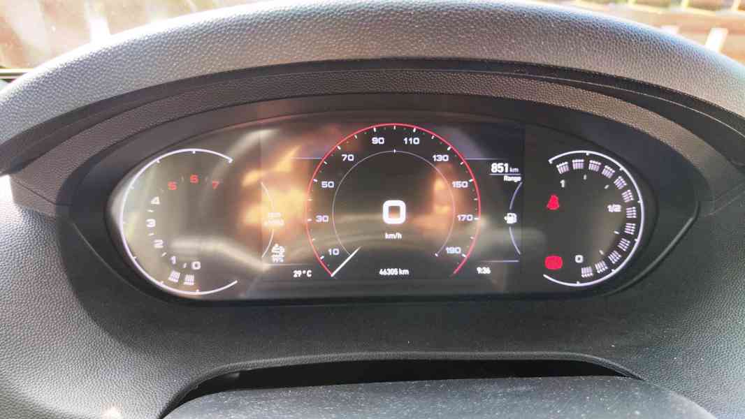 Obytný vůz Burstner Lyseo 690G Harmony, nadstandartní výbava - foto 10
