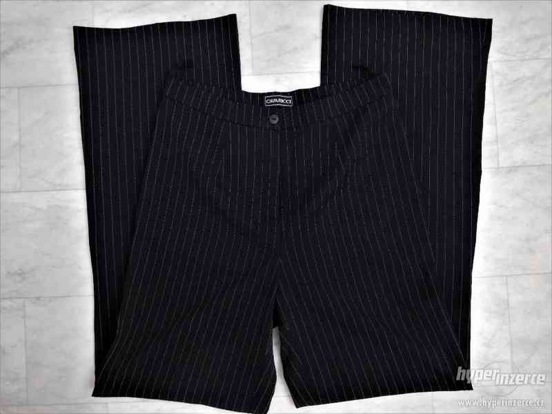 černé dámské společenské kalhoty - foto 3