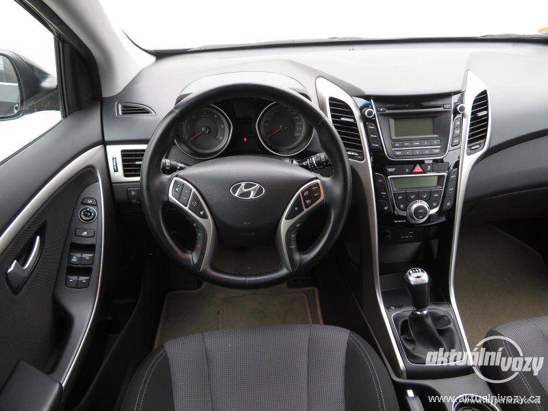 Hyundai i30 1.6, nafta, vyrobeno 2015 - foto 7