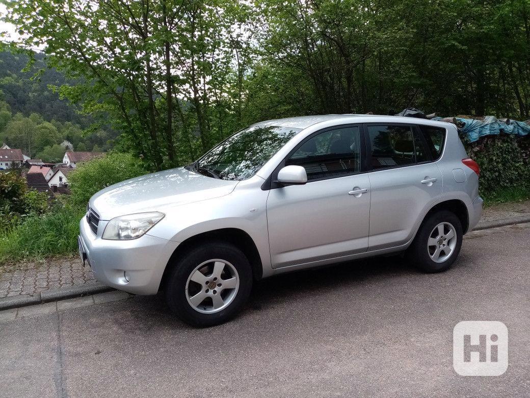 Toyota RAV 4 2.0i 4x4 benzín 112kw - foto 1