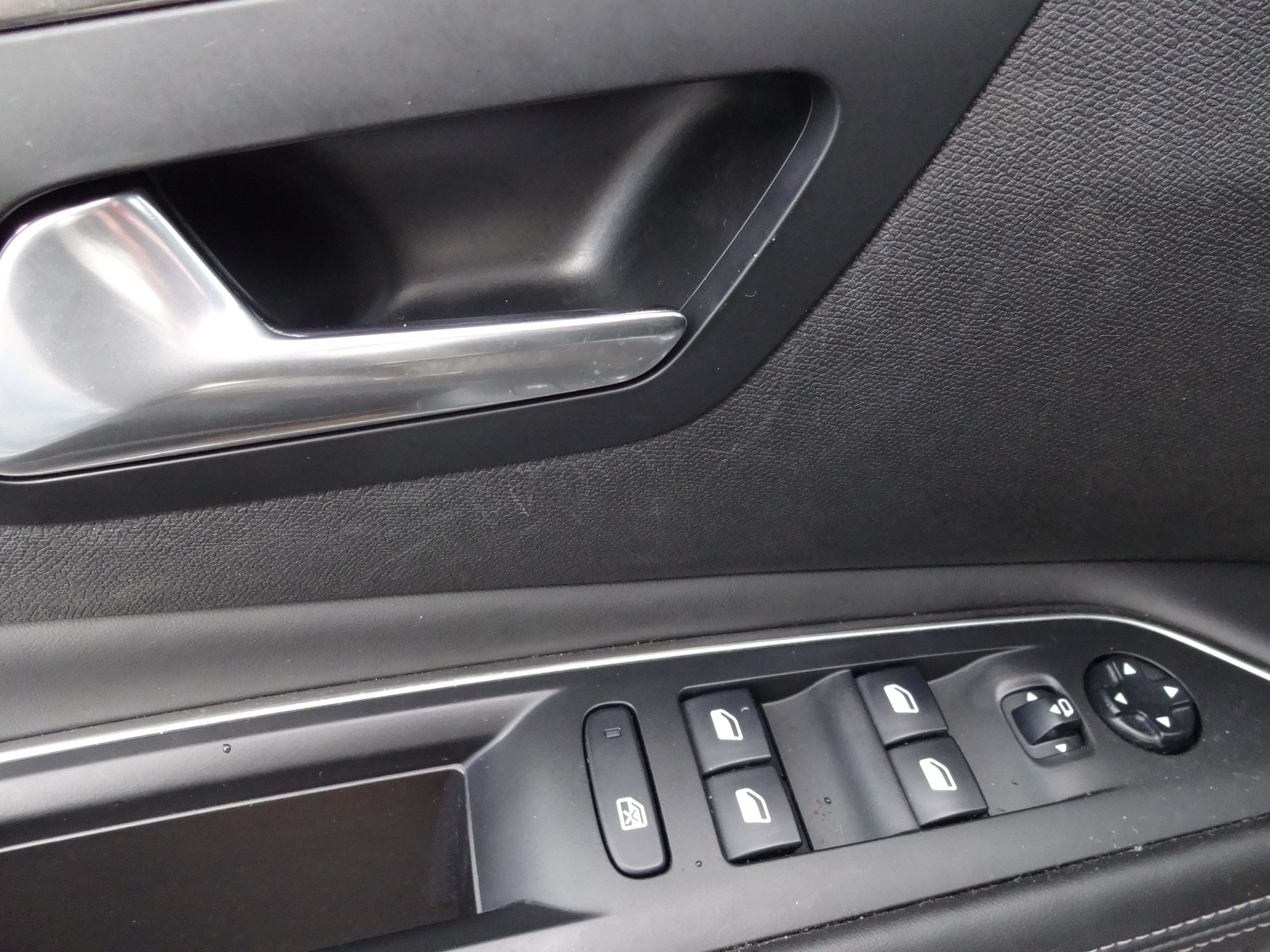 Peugeot 3008 1,2PureTech Pravidelný servis - foto 11