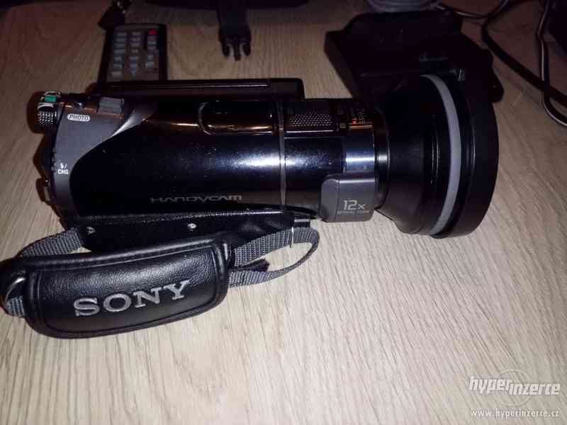 Sony HDR-CX11 - foto 3