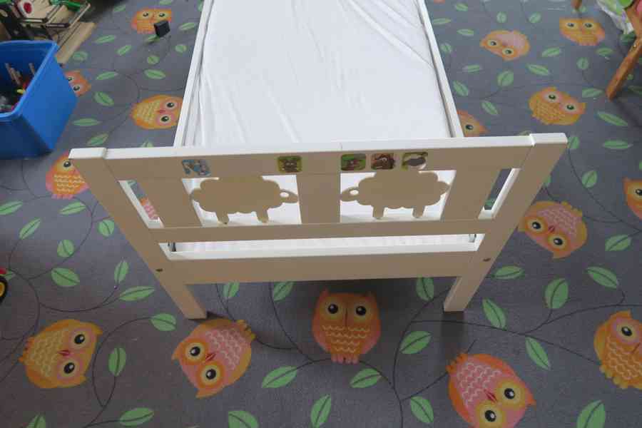Ikea bílá dětská postel - foto 4