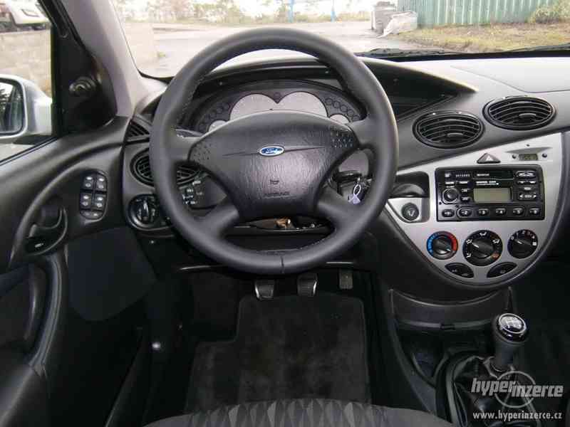 Ford Focus 1,6 16v facelift+klima+servo - foto 6