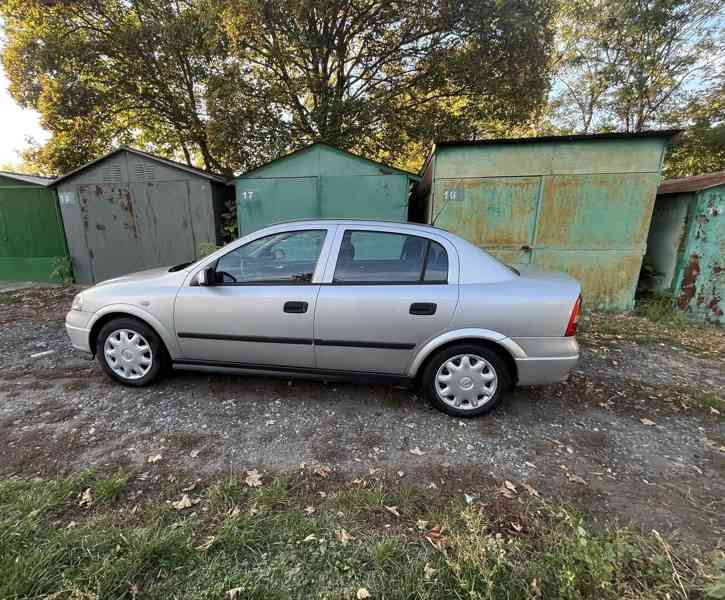 Opel ASTRA 1.4 16V  - foto 4