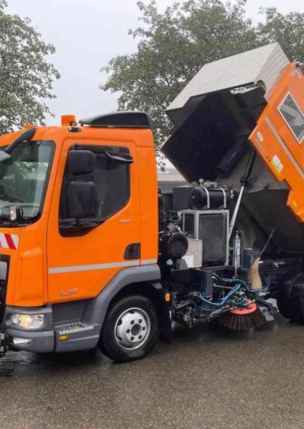 2023 DAF LF 210 FA Kehrmaschine - foto 2