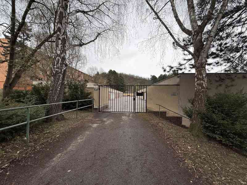 PRONÁJEM GARÁŽE  V BRNĚ – KOMÍNĚ, NA ULICI ŘEZÁČOVA - foto 4