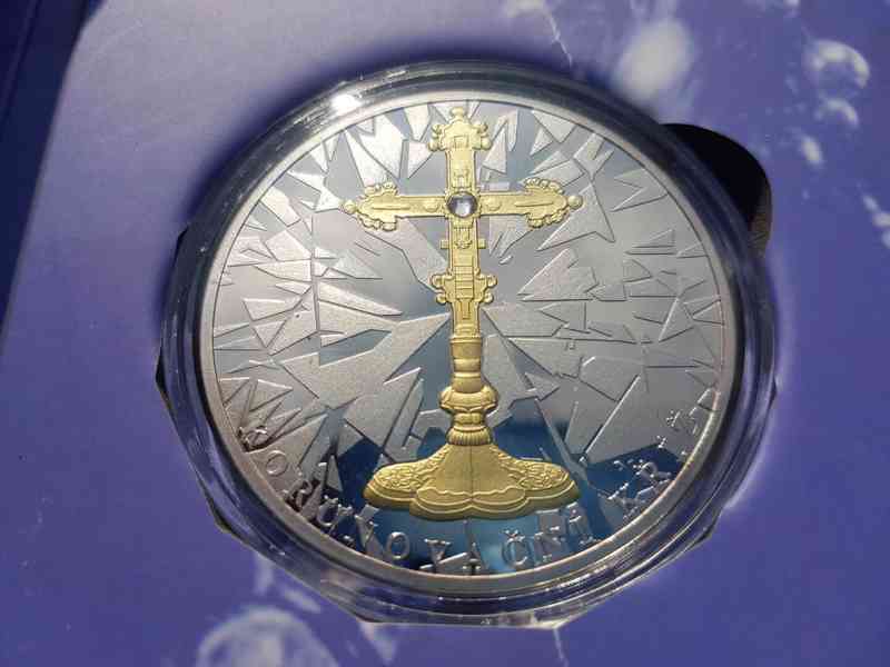 Pamětní mince s vyobrazením korunovačních klenot - foto 7