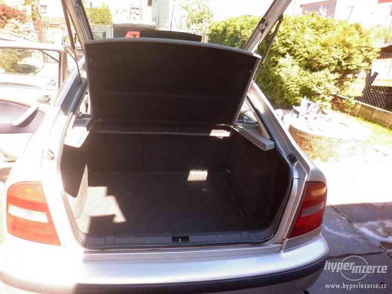PRODEJ ŠKODA OCTAVIA 1,6 - 40 000KČ (1997) - foto 4