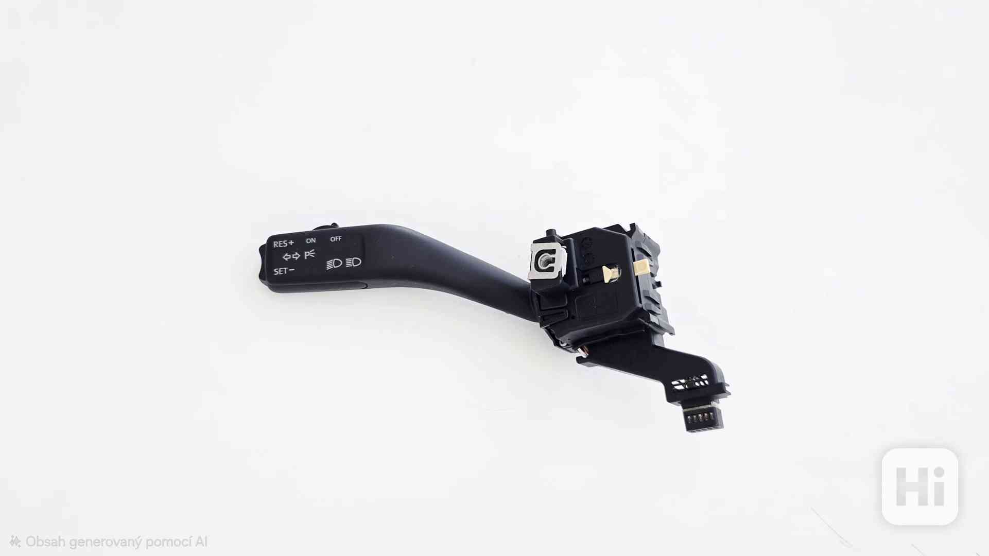 Škoda SUPERB multifunkce volantu pravá 3T0959538E - foto 1