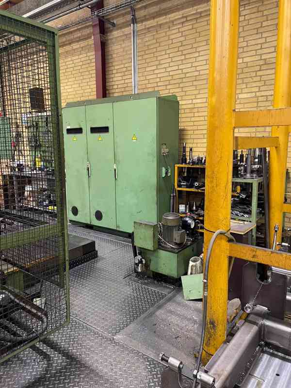 TOS Varnsdorf WHN 13.8 CNC - vodorovná vyvrtávačka stolová - foto 4