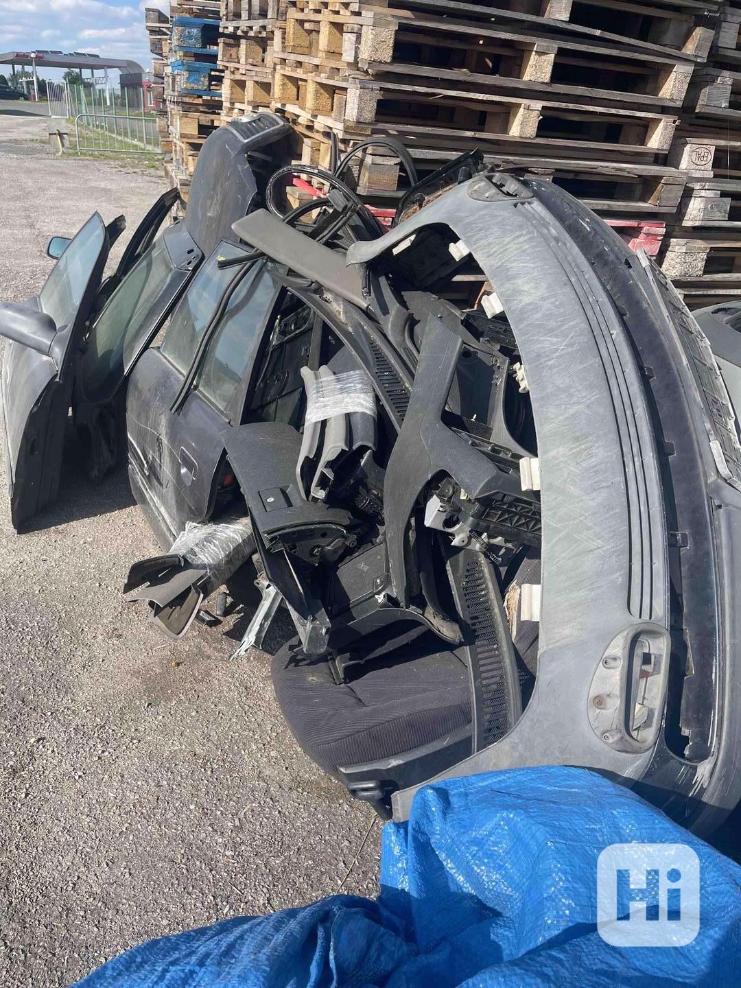 Prodam dily, motor, převodovky na AUDI 100 - foto 1