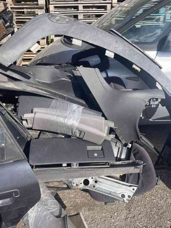 Prodam dily, motor, převodovky na AUDI 100 - foto 7