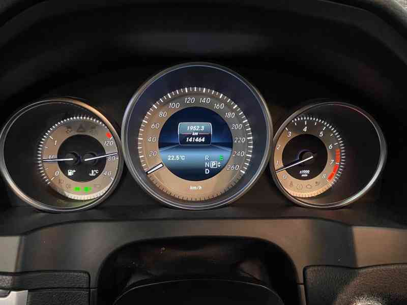 Mercedes Benz E 500 - foto 12