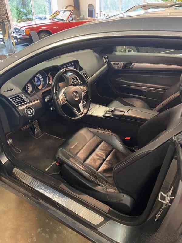 Mercedes Benz E 500 - foto 13