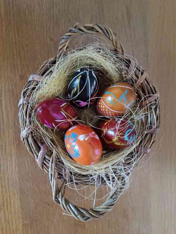 Velikonoční vejce v košíku - foto 2