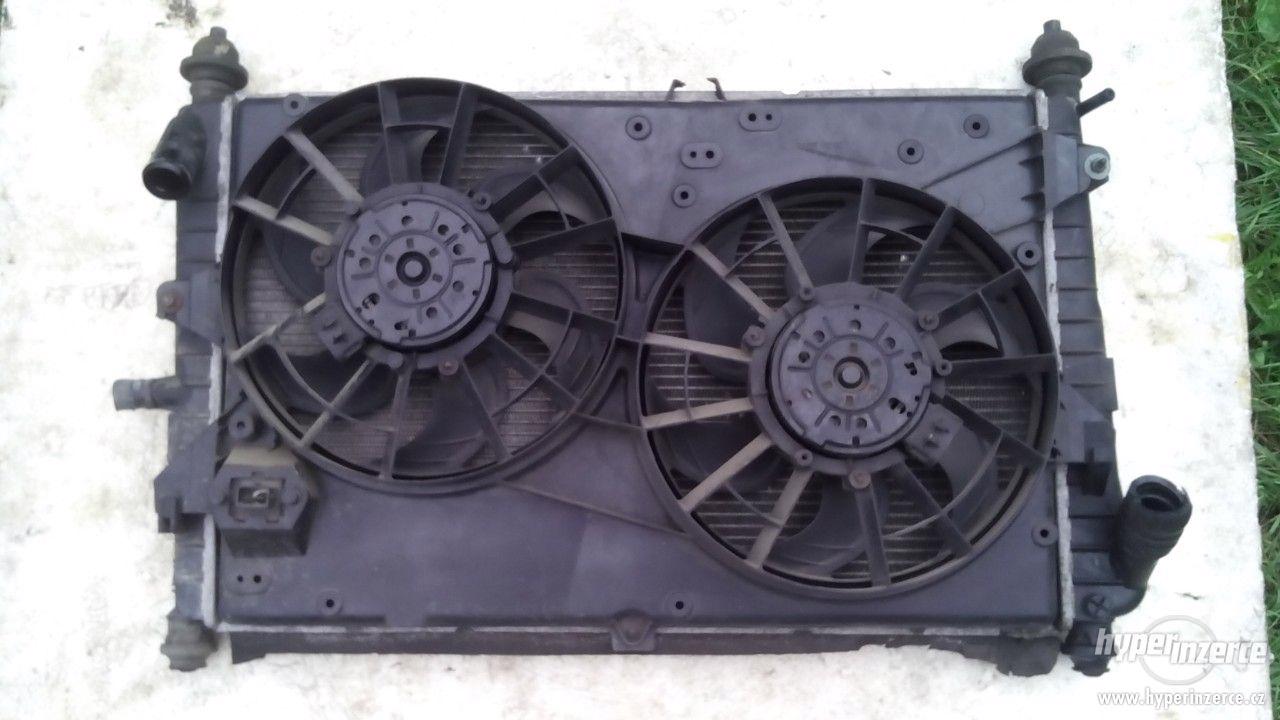 Ford Mondeo mk3 chladič + ventilátor - foto 1