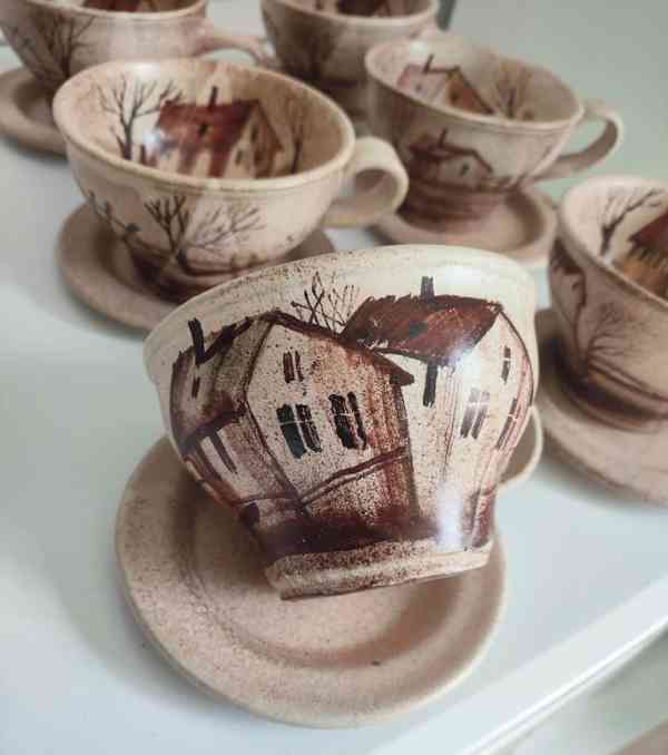 RUČNĚ MALOVANÁ KERAMICKÁ SOUPRAVA NA ČAJ i KÁVU - foto 2