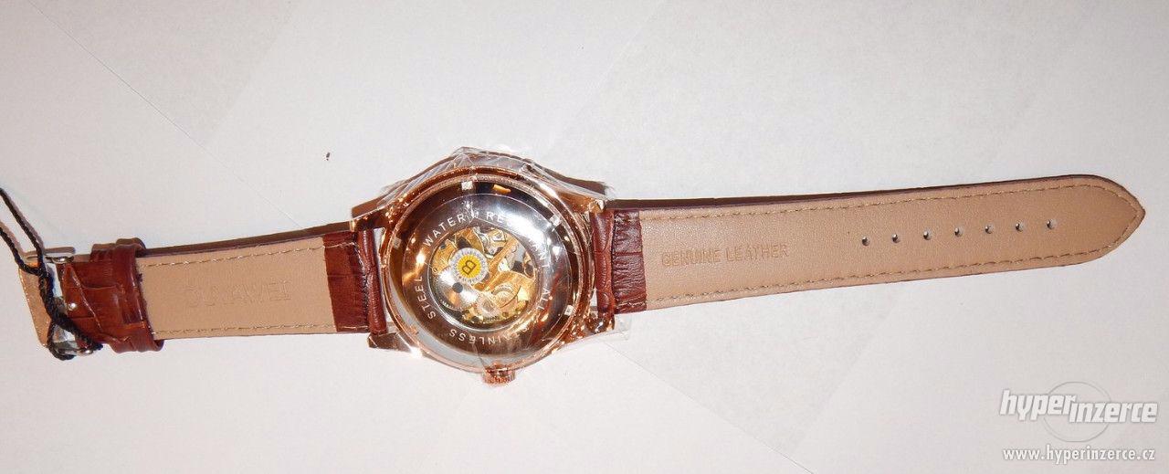 Samonatahovací hodinky s řimkými čisly - foto 5