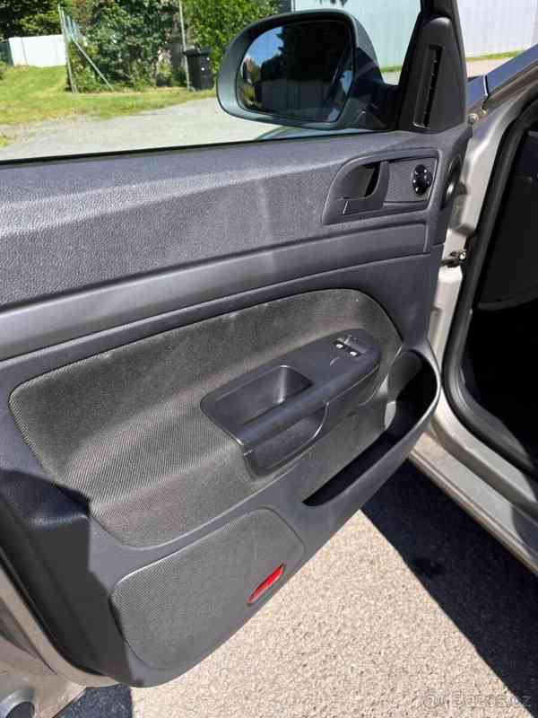 Škoda Octavia 1,6   II COMBI 2012, 75kW - foto 13