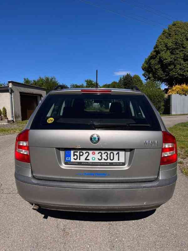 Škoda Octavia 1,6   II COMBI 2012, 75kW - foto 6