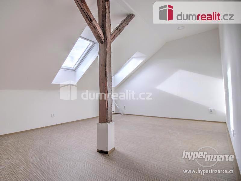 Pronájem zrekonstruovaného podkrovního bytu 2+kk, 70 m2, Kladno - foto 4