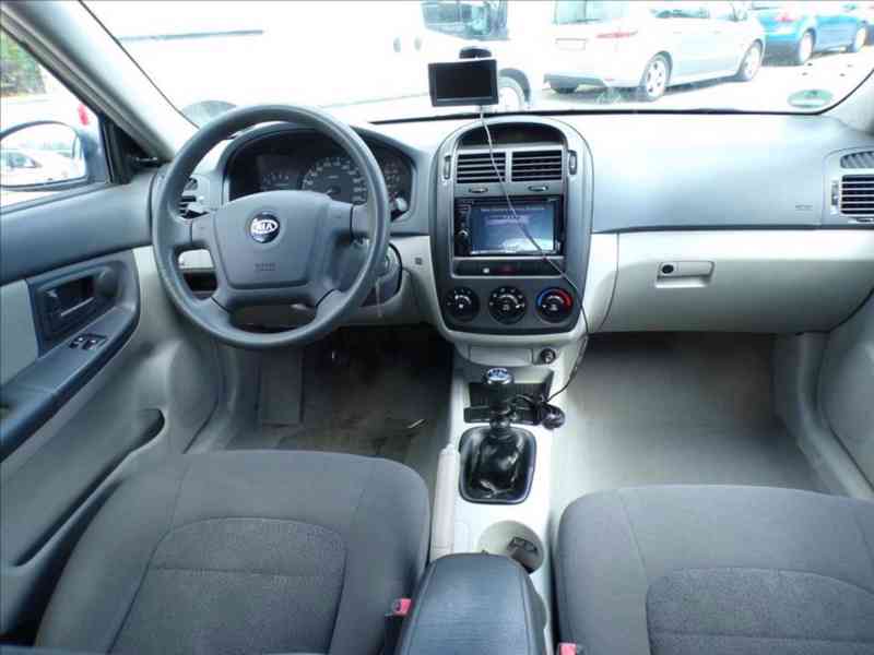 Kia Cerato 1,6 CRDI - foto 5