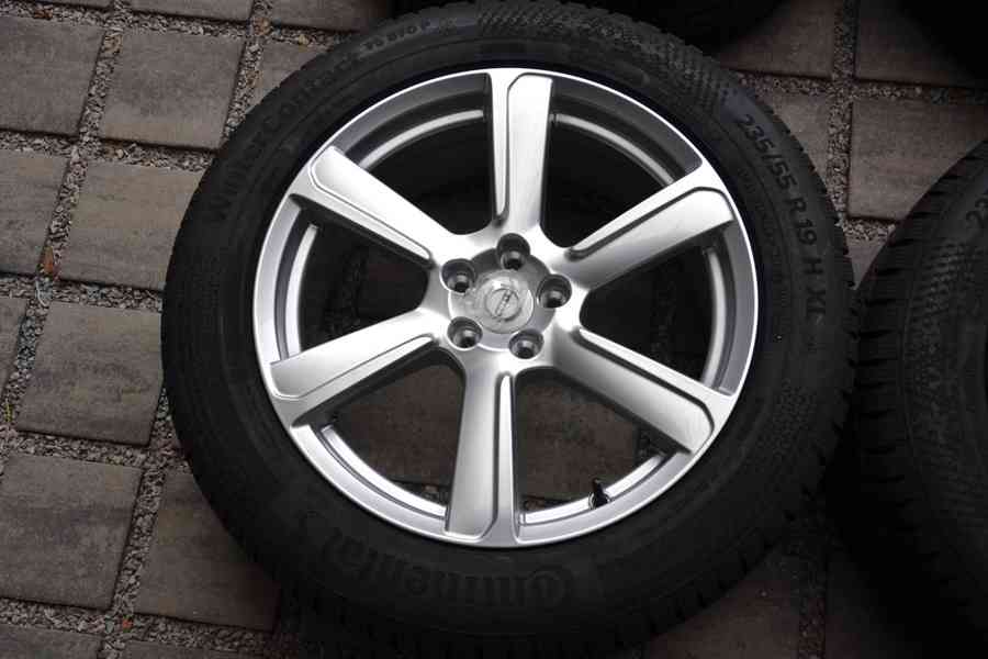 NOVÉ zimní orig.Alu kola Volvo XC90 235/55R19 Continental - foto 7