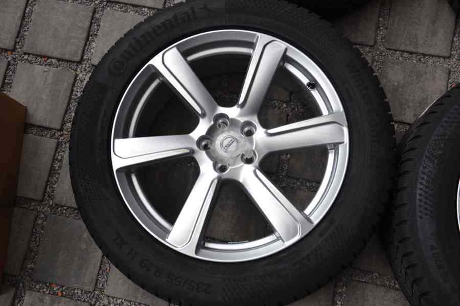 NOVÉ zimní orig.Alu kola Volvo XC90 235/55R19 Continental - foto 10