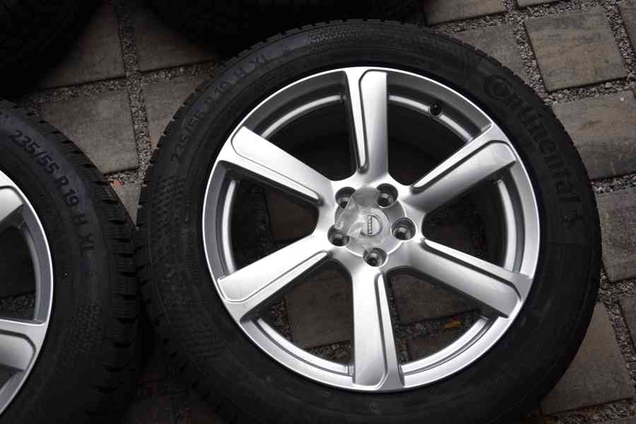 NOVÉ zimní orig.Alu kola Volvo XC90 235/55R19 Continental - foto 8