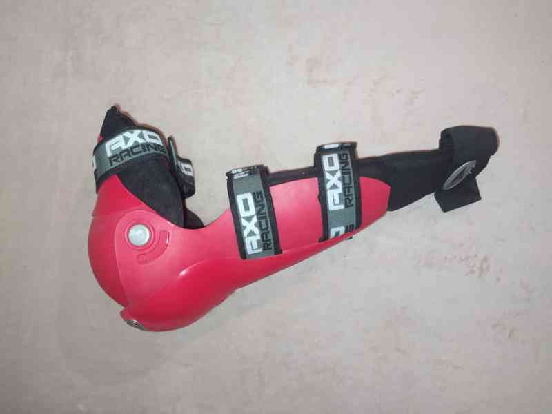 CHRÁNIČE NA KOLENA A LOKTY/ KOLENNÍ A LOKETNÍ CHRÁNIČE  - foto 4