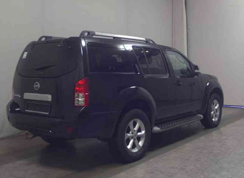 Nissan Pathfinder 2.5 DCI Executive SE 140kw - foto 4