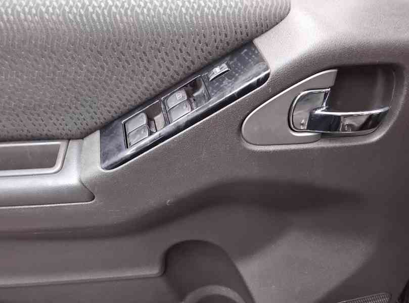 Nissan Pathfinder 2.5 DCI Executive SE 140kw - foto 11