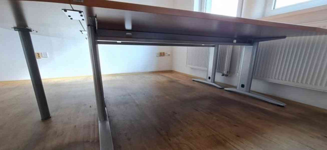 Sestava kancelářských stolů - foto 2